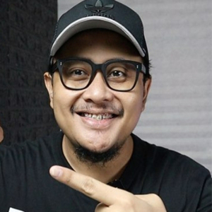 Instructor Zaki Alanshari