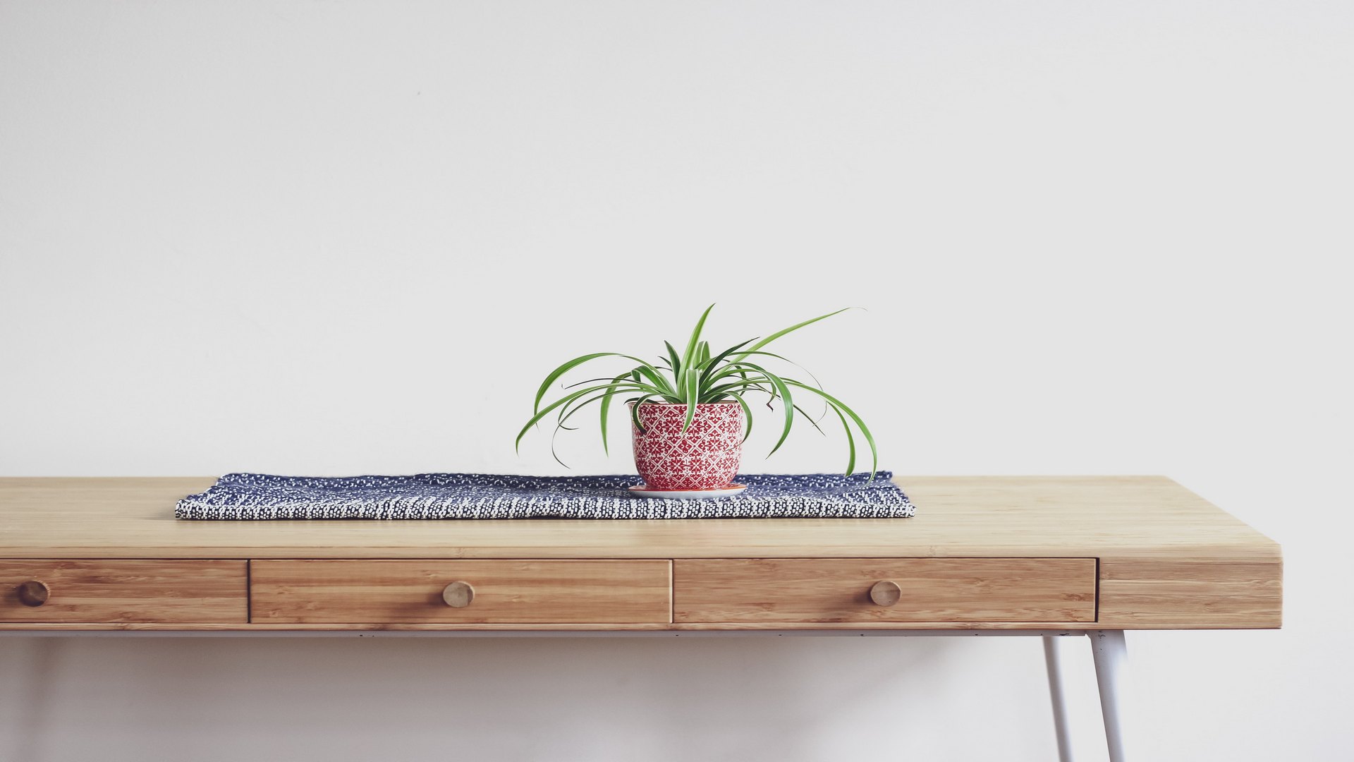 Feng Shui Yang Tepat Untuk Mendukung Karier: Tips Ruang Kerja yang Tenang & Produktif
