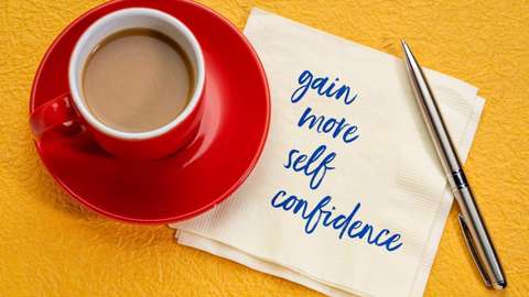 10 Cara Meningkatkan Kepercayaan Diri Anda secara Efektif, Yuk Simak!