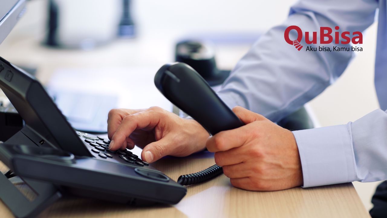 Cara Menjawab Panggilan Telepon di Kantor
