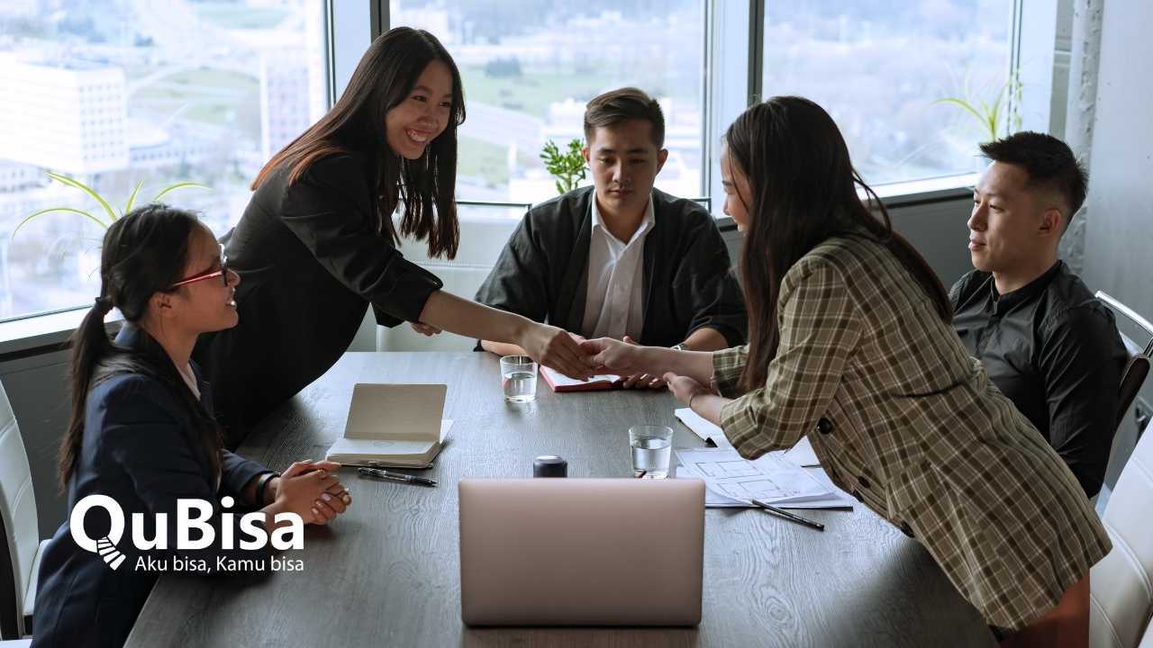 5 Etika Menghubungi Orang yang Baru Dikenal