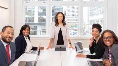 Tugas Team Leader dalam Meningkatkan Kinerja di Perusahaan