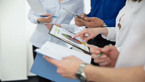 Apa Itu Analisis Kompetitor? Ketahui Definisi dan Tujuannya dalam Bisnis