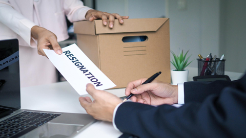 Contoh Surat Pengunduran Diri Karyawan yang Sederhana namun Profesional