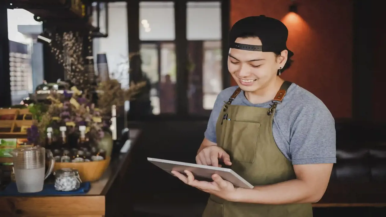 Apa itu Digitalisasi Bisnis? Simak Arti, Manfaat & Contohnya