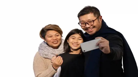 15 Contoh Prompt Gemini AI Foto Keluarga, Dijamin Hasil Mulus & Realistis!