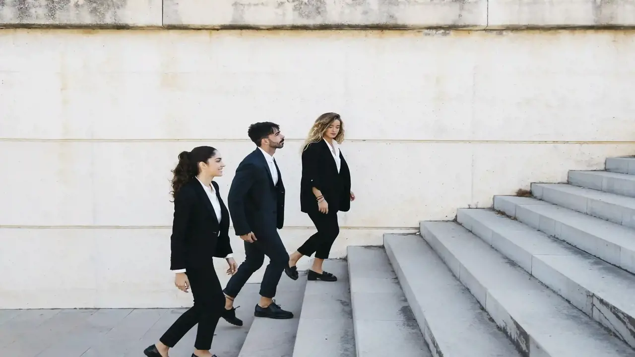 6 Tahapan Pengembangan Karier Karyawan untuk Meningkatkan Retensi